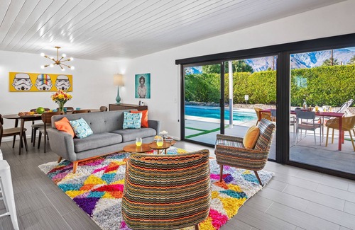 Racquet Club South Casa | PS TwinSuns: Galactic Mid-Century Home to Inspire Your Inner Jedi