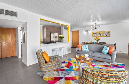Racquet Club South Casa | PS TwinSuns: Galactic Mid-Century Home to Inspire Your Inner Jedi