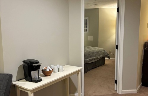 State College Apartamento | PSU - 1 bedroom apartment in State College 4 miles to Beaver Stadium!!