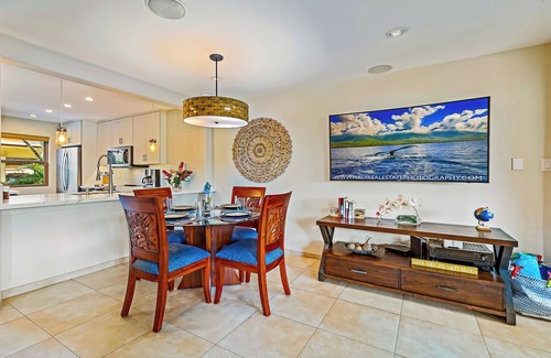 Downtown Lahaina Casa | Puamana 167-4. See and hear the ocean 200 feet away! 2 huge 20' x 15' lanais!