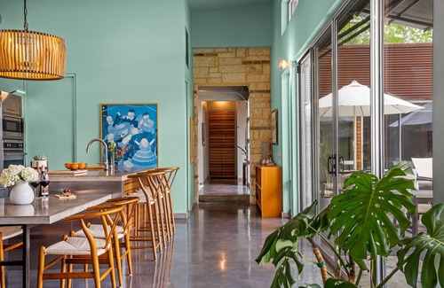 Fredericksburg Casa | Publicado en DWELL! La casa del arte! InTown, PISCINA, Perfect f / GIRLS, PAREJAS,