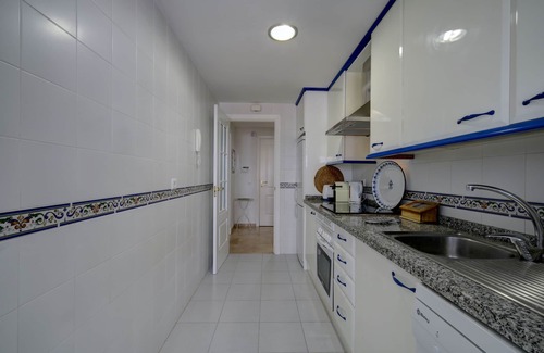 Castillo de Sabinillas Apartamento | Apartamento 409 Marina Real Puerto de la Duquesa playa