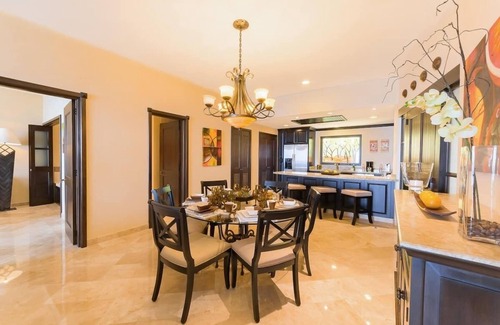 Zona sur Complejo | Puerto Vallarta Garza Blanca Resort and Spa Ocean Front Suite1 bedroom.