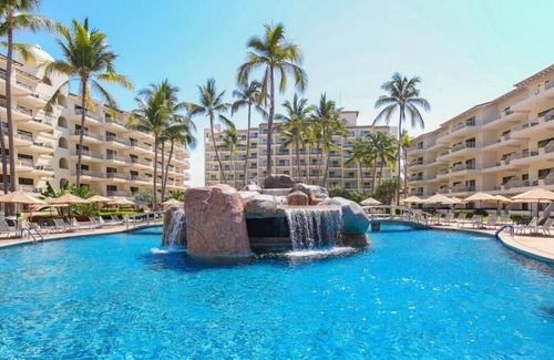 Zona hotelera Complejo | Puerto Vallarta, on the beach. Beautiful sunsets