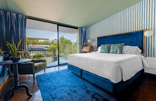 Polanco Cama Y Desayuno | Pug Seal Polanco Anatole France