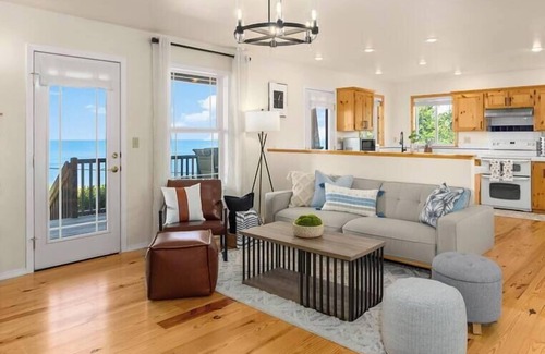 Oak Harbor Casa | Puget Sound Sunset - Whidbey Ocean Front home with C