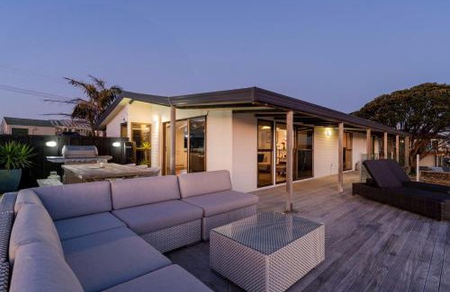 Pukehina Casa | Pukehina Estuary Sunset Views Holiday Home