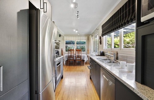 Turangi Casa | Pukeko Lodge - Tūrangi Holiday Home