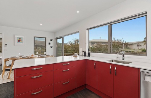 Mangawhai Cabaña | Pukeko Paradise - Mangawhai Heads Holiday Home