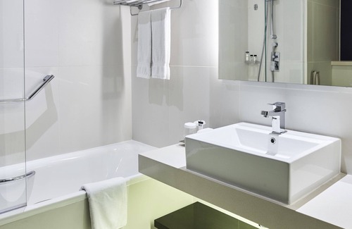 Deira Hotel | Pullman Dubai Creek City Centre Residences