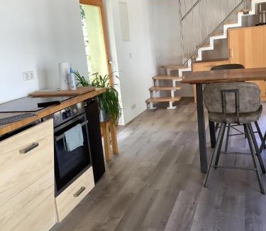Seeheim-Jugenheim Apartamento | Pulvermühle - 3 Zimmer Maisonette inkl Bad am Stettbach im NATURA 2000 Gebiet mit 12500 qm Garten