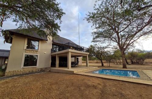 Leeupoort Casa | Pumba's Place Zebula 6 Bedroom House