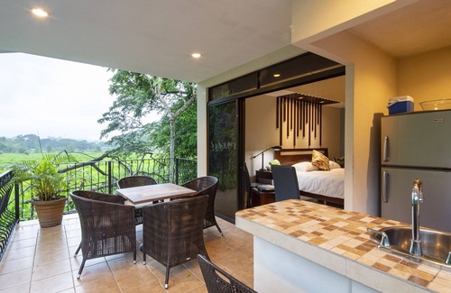 Jacó Hotel | Pumilio Mountain & Ocean Hotel