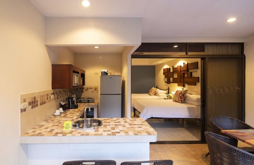 Jacó Hotel | Pumilio Mountain & Ocean Hotel