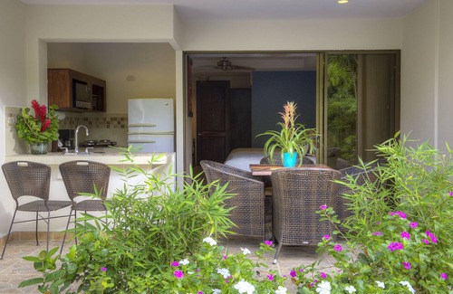 Jacó Hotel | Pumilio Mountain & Ocean Hotel