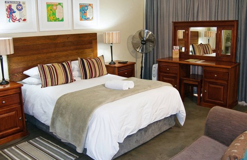Schoemansville Casa | Pumleni Guesthouse