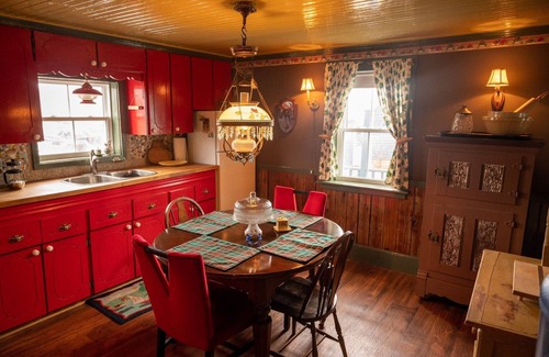 Twillingate Casa | Pumpkin House ~ a museum guesthouse experience