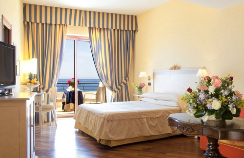 Marina del Cantone Hotel | Punta Campanella Resort & SPA