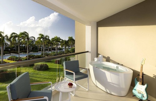 Punta Cana Hotel | Punta Cana All-Encompassing Resort Experience with Casino Thrills | 4 Units