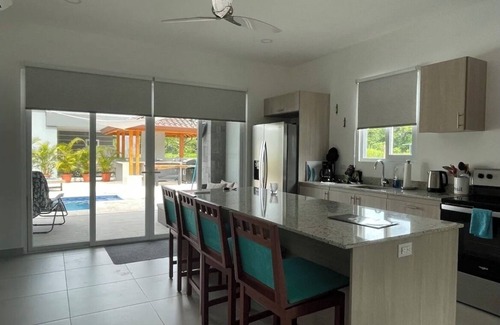 Tambor Casa | Pura Vida Casa! Saltwater Pool + 2min Walk to Beach