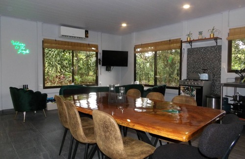 Katira Casa | Pura Vidaville: Your Modern Tropical Escape in the Heart of Costa Rica