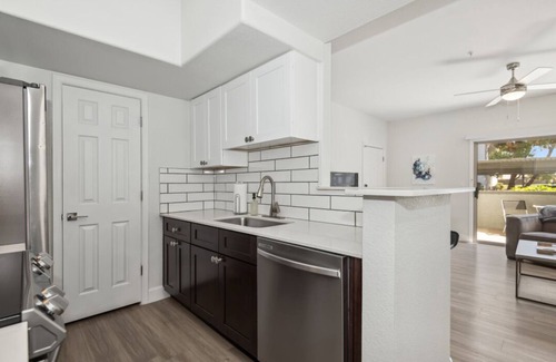 Arrowhead Ranch Apartamento | Pure Suites Furnished Two Bed Glendale Pool Gym