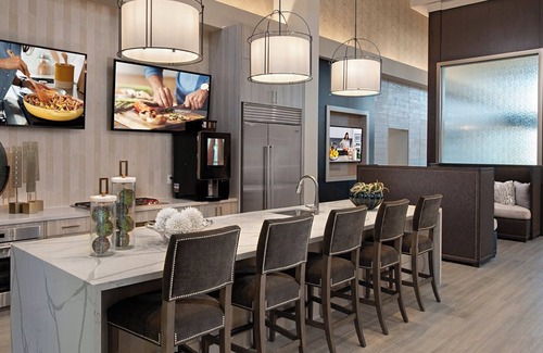 Desert Ridge Apartamento | Pure Suites One Bedroom Desert Ridge Gym Pool Pickleball Tennis Golf Simulator