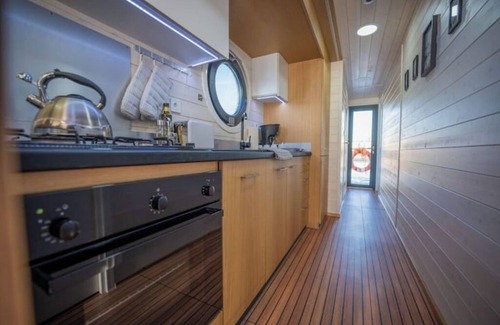 Oberhavel Alquiler De Eote | Pure water romance: Houseboat Miami Woma D13
