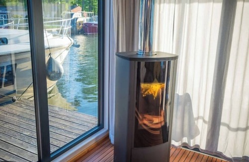 Oberhavel Alquiler De Eote | Pure water romance: Houseboat Miami Woma D13
