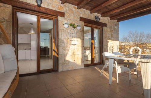 Siviri Casa | Pure White Suite Elani