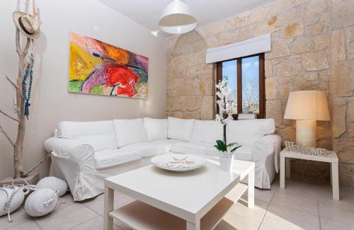 Siviri Casa | Pure White Suite Elani