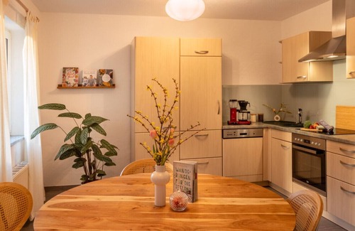 Gerolstein Apartamento | Pure Zen Suite|Eifelsteig|Sauna|BBQ|Garage