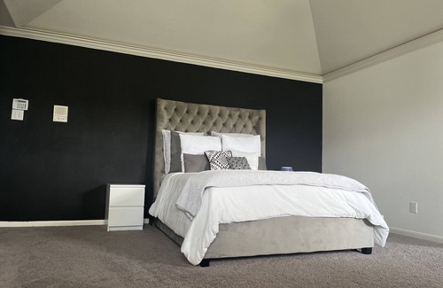 Missouri City Casa | PureLife Master-suite/ Your Home Away From Home!