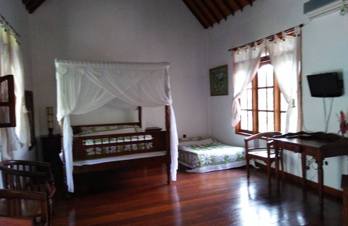 Melaya Cama Y Desayuno | Puri Eling Blimbingsari
