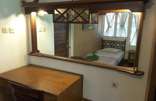 Candi Dasa Hotel | Puri Pandan Restaurant & Bungalows