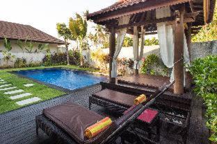 Pemaron Hotel | Puri Saron Hotel Baruna Beach Lovina