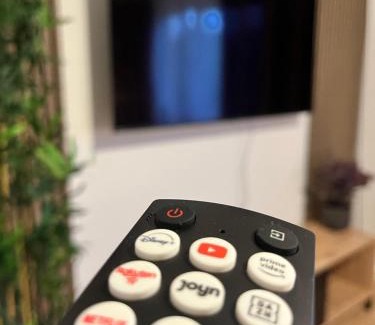 Rastpfuhl Apartamento | Purple Escape Balkon Netflix zentral