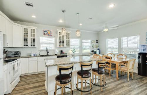 San Luis Beach Casa | Purple Paradise Beachy Fun Bay Beach Views