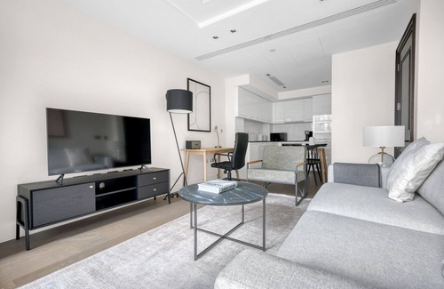 West Kensington Apartamento | Purpose Bulit Kensington 1BR w/ Balcony, 5 mins to Tube, by Blueground