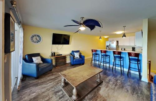 Put-in-Bay Casa | Put-in-Bay Waterfront Condo #111