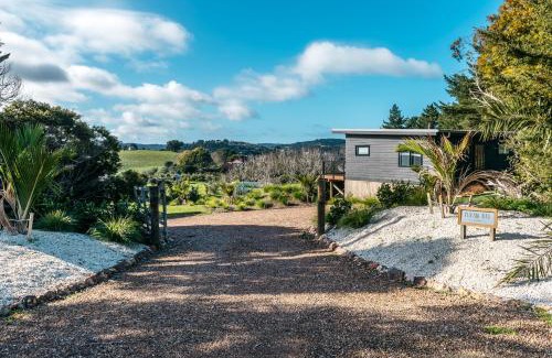 Surfdale Casa | Putaki Bay - Kereru Villa - Be My Guest Waiheke