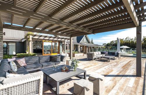Surfdale Casa | Putiki Estate - Stay Waiheke