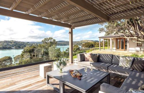 Surfdale Casa | Putiki Estate - Stay Waiheke