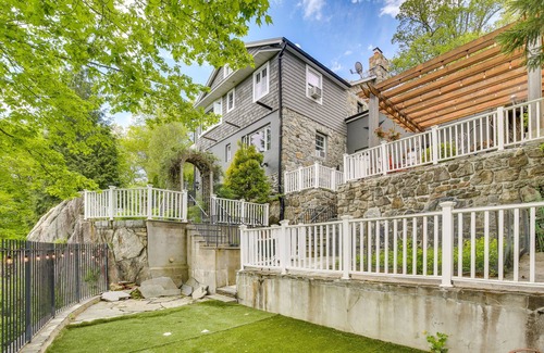 Lake Peekskill Cabaña | Putnam Valley Vacation Rental: Patio & Lake Views!