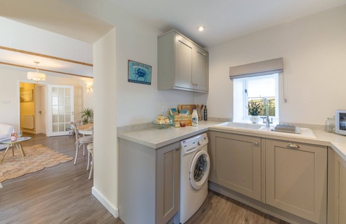 Braunton Cabaña | Putts Cottage, Near Saunton Beach