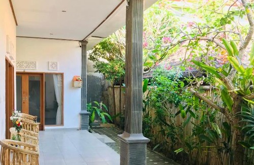 Batu Bolong Casa | Putu Homestay