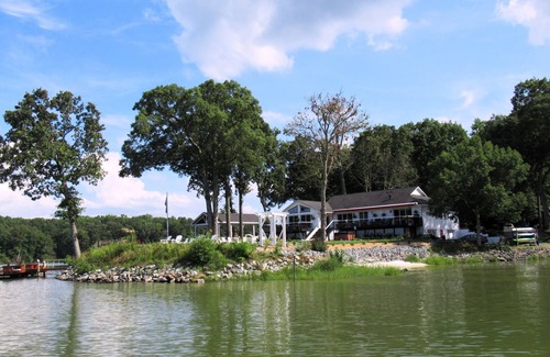 Kinsale Casa | PVT PENINSULA! Hot tub, beach, spectacular views w/huge kitchen!Sleeps up to 21