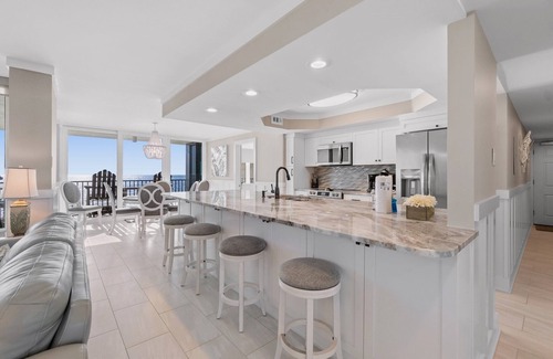Crescent Beach Condominio | PW405! LUXURY Gulf Front Condo! FREE Beach Chairs!