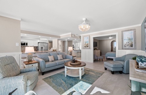 Crescent Beach Condominio | PW405! LUXURY Gulf Front Condo! FREE Beach Chairs!
