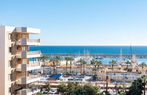 Centro de Fuengirola Apartamento | Pyr studio apt partial seaview